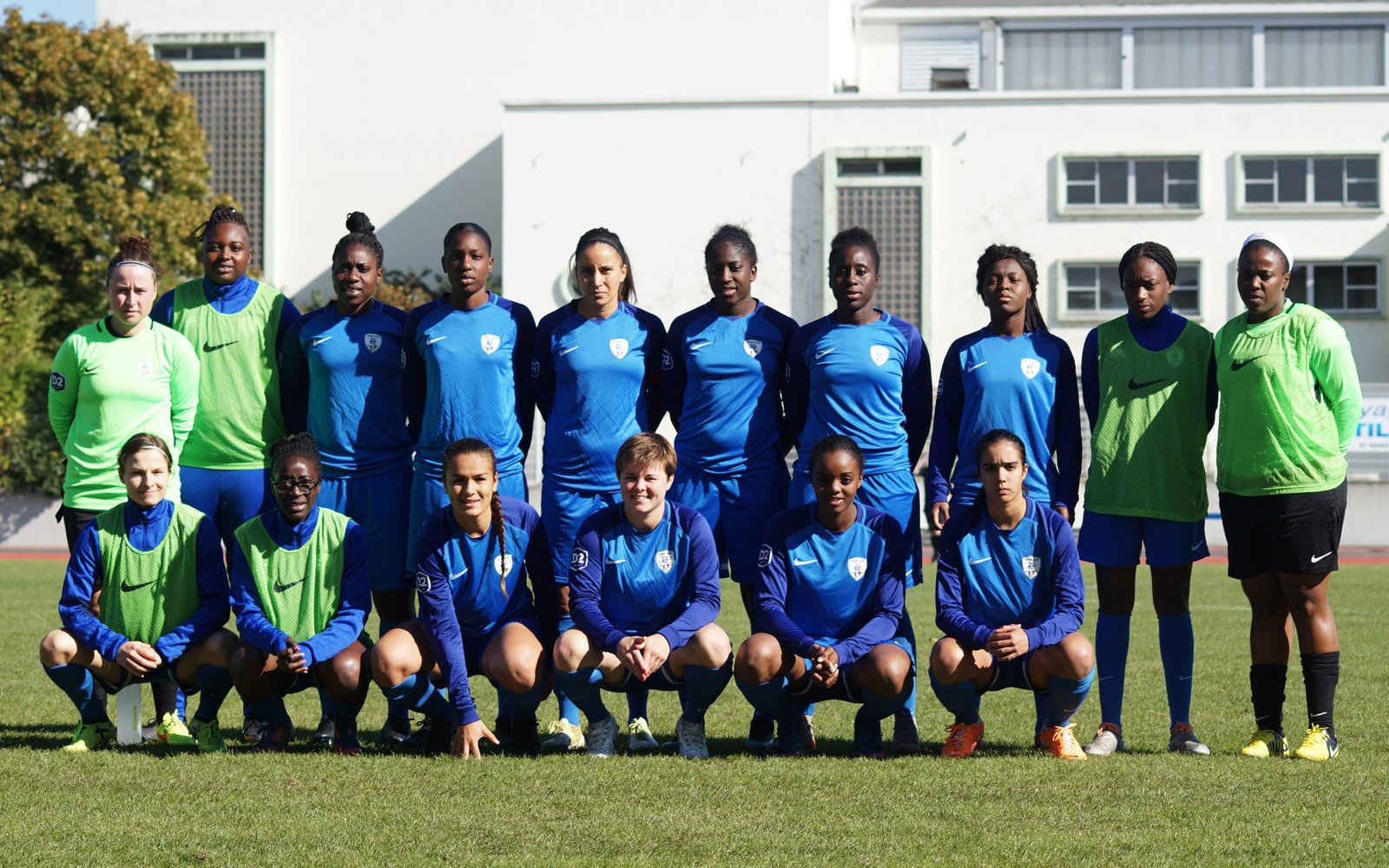 Les joueuses du RC Saint-Denis réunies sur le terrain